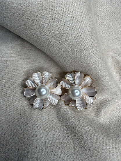 Daisy earrings